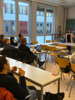 Поширюючи правду про російську агресію та Україну